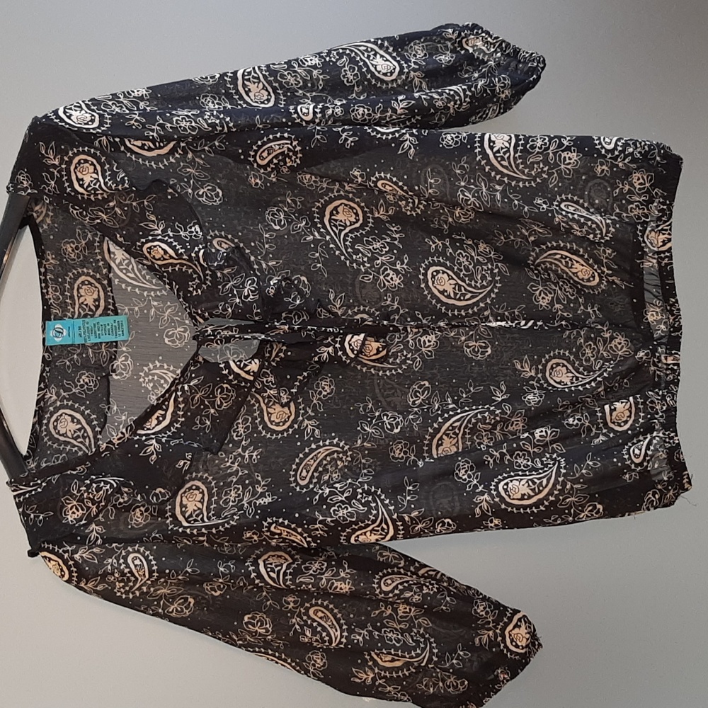 D Collection top.Sheer Long Sleeve.Size medium. Black & white…